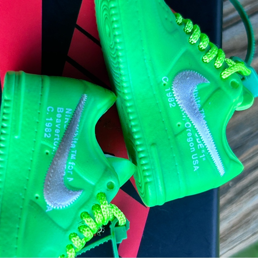 Nike mini collectable Neon Green Mini Air Force 1 Display Sneaker - Picture 2 of 2